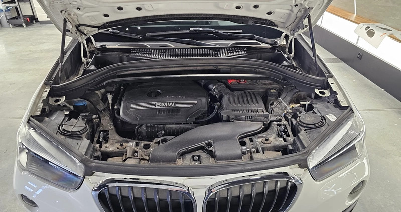 BMW X1 cena 83500 przebieg: 110000, rok produkcji 2017 z Warszawa małe 79